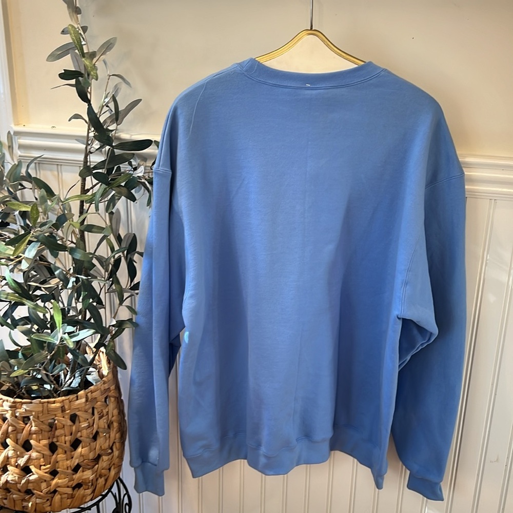 Champion Sweatshirt 🏀🏈⚾️🥎 - Picture 4 of 9